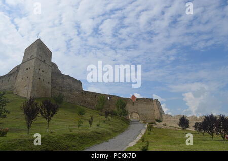 Brasov forteresse sur une colline, la Transylvanie Banque D'Images