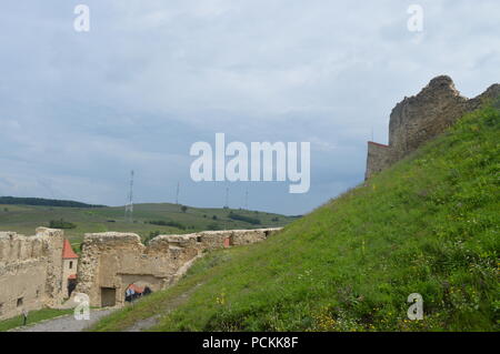 Brasov forteresse sur une colline, la Transylvanie Banque D'Images