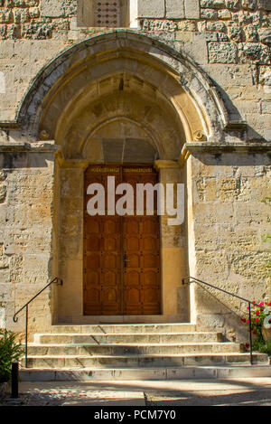 L'Abu Ghosh's église bénédictine de la résurrection situé à à ce qui est réputé pour être l'ancienne ville d'Emmaüs Bible Banque D'Images