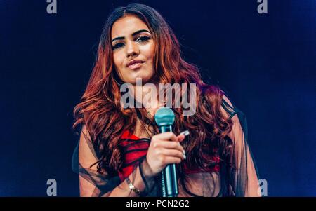 Dorset, UK, 3 août 2018. Château de Lulworth, dans le Dorset, Royaume-Uni. 3e août 2018. Mabel effectue au Bestival Music Festival 2018. Credit : Bailey/Alamy Live News Banque D'Images