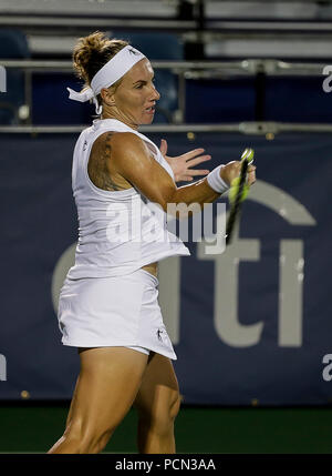 3 août 2018 : Svetlana Kuznetsova frappe un coup droit tourné lors d'un match de tennis Open de Citi à Rock Creek Park, à Washington DC. Justin Cooper/CSM Banque D'Images