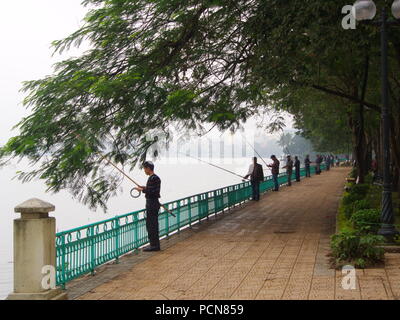 Le Lac Ho Tay à Hanoi, au Vietnam, le 29 novembre 2012. Banque D'Images