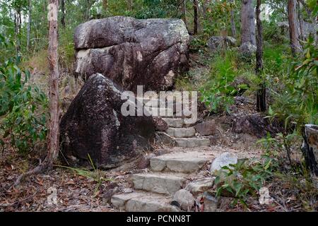 Le chemin vers le Rockingham Cardwell lookout, Cardwell, Queensland, Australie Banque D'Images