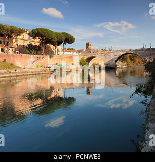 Ponte Ponte Cestio,Colise,Isola Tiberina,Rome,Italie,Latium Banque D'Images