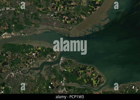 L'estuaire de la Tamise en Grande-Bretagne vu de l'espace - contient des données Sentinel Copernicus modifié Banque D'Images