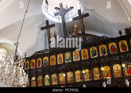 Intérieur de l'église pittoresque, sainte Église des saints Constantin et Hélène situé dans le pittoresque village de Tochni Larnaca, Chypre de Région Banque D'Images