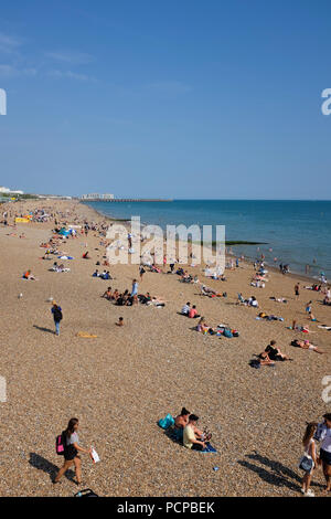 Dans le Sussex Brighton Beach sur la côte sud de l'Angleterre. Banque D'Images