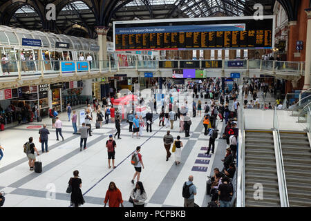 La gare de Liverpool Street à Londres, en Angleterre. Banque D'Images