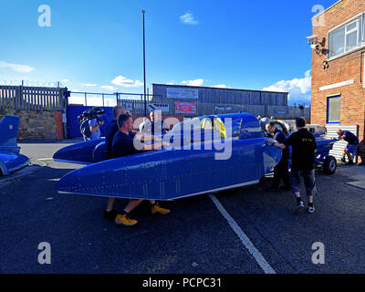 Donald Campbell Bluebird K7 hydroplane reconstruit à North Shields par Bill Smith et son équipe sur son chemin à Bute Banque D'Images