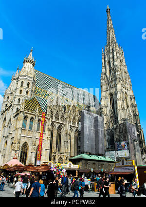 Square la Stephansplatz et de la cathédrale Saint-Étienne, Stephansdom, Vienne, Autriche Banque D'Images