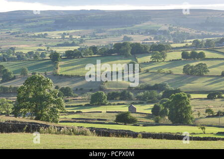 Au sud-ouest, depuis la grille de l'Ordnance Survey au sud-est de 104633 Longnor, Staffordshire, Angleterre Royaume-uni Peak District Banque D'Images