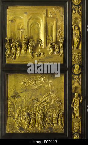 Histoire de Jacob et Esaü (ci-dessus) et l'histoire de Moïse (ci-dessous) décrit dans les panneaux de bronze doré de la Portes du Paradis (Porta del Paradiso) conçu par l'Italien Lorenzo Ghiberti sculpteur du début de la Renaissance pour le baptistère de Florence (Battistero di San Giovanni), maintenant exposée dans le Museo dell'Opera del Duomo (Musée de l'Œuvre de la cathédrale de Florence) à Florence, Toscane, Italie. Esaü et son chien de chasse d'être envoyé par son vieux père aveugle et Isaac de chasser pour le cerf (L) et Esaü vendant son droit d'aînesse à son frère cadet Jacob (R) sont représentés dans le panneau au-dessus. L'Israélite Banque D'Images