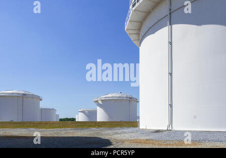 Les réservoirs de stockage de carburant, New Jersey USA Banque D'Images