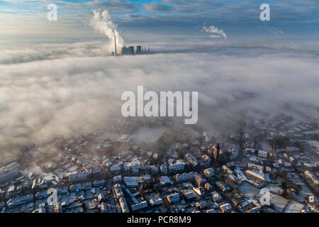 Brouillard au sol, les nuages bas, RWE Power, Gersteinwerk, centrale à charbon, l'inversion de la situation météo sur BOCKUM HÖVEL, Hamm, BOCKUM HÖVEL, Ruhr, Rhénanie du Nord-Westphalie, Allemagne Banque D'Images