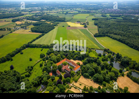 Cappenberg Castle dans Selm-Cappenberg avec collégiale et Schlossberg, ancienne abbaye Cappenberg est un ancien couvent dans le quartier dans la ville de Cappenberg Selm, Ruhr, Rhénanie du Nord-Westphalie, Allemagne Banque D'Images