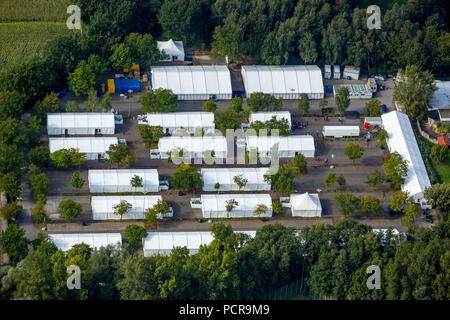 1000 Les réfugiés doivent être logés dans la ville des tentes sur le terrain de l'école de police provinciale dans Selm-Bork., Selm, Münsterland, Rhénanie du Nord-Westphalie, Allemagne Banque D'Images