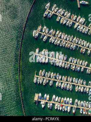 Marina Neustadt Holstein, voiliers de plaisance, An der Wiek, Neustadt in Holstein, baie de Lübeck, ville hanséatique, Schleswig-Holstein, Allemagne Banque D'Images