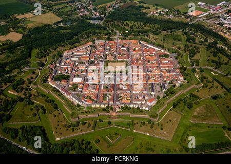 Forteresse médiévale, ville de Neuf-Brisach - l'un des chefs-d'oeuvre de Vauban, Volgelsheim, Haut-Rhin, région Grand-Est, France Banque D'Images