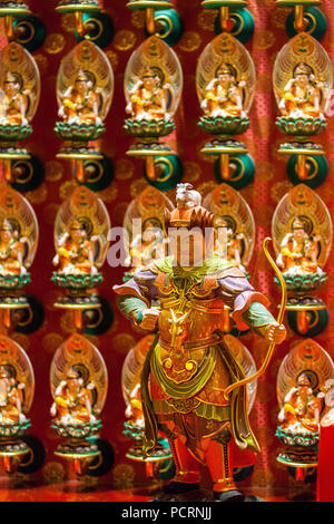 Statue de Buddha Tooth Relic Temple, Buddha Tooth Relic Temple, Temple de la dent de Bouddha, de Singapour, de l'Asie, Singapour Banque D'Images