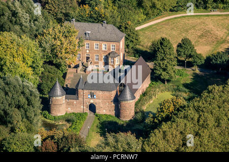 Vue aérienne, château à douves, Burg Vondern Vondern, Oberhausen, Ruhr, Nordrhein-Westfalen, Germany, Europe Banque D'Images