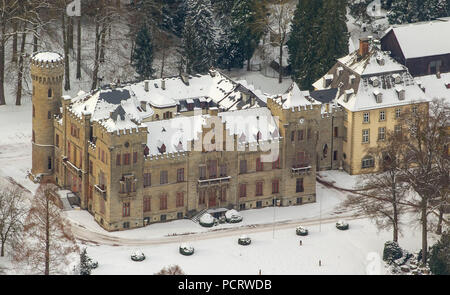 Vue aérienne, pavillon de chasse Herdringen Château Tudor dans la neige, Arnsberg Neheim,, Sauerland, Rhénanie du Nord-Westphalie, Allemagne, Europe Banque D'Images