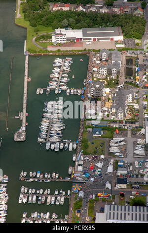 Vue aérienne, canal, canal Datteln-Hamm intérieures, le grand harbour festival dans la Marina, Ruenthe Bergkamen, Ruhr, Nordrhein-Westfalen, Germany, Europe Banque D'Images