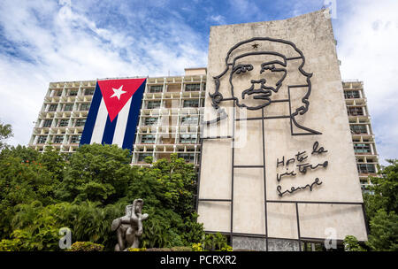 Ernesto Che Guevara comme une installation artistique et d'art de la propagande sur le mur de la maison à la place de la révolution, le mur de la maison du ministère de l'intérieur, La Habana, La Havane, La Havane, Cuba, Cuba Banque D'Images