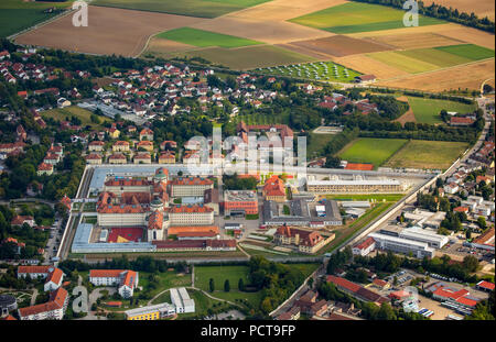 JVA Straubing Prison, mise en oeuvre de la répression (Strafvollzug) en Bavière, la prison de Straubing avec cour et piscine, Straubing, East Bavaria, Bavaria, Germany, Europe Banque D'Images