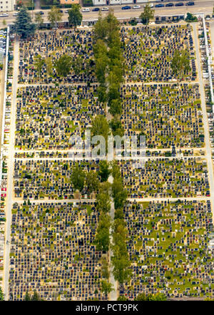 Photo aérienne, Regensburg, Regensburg cimetière cimetière catholique supérieure, rangée de tombes, tombes militaires, Ratisbonne, ville indépendante dans l'Est de la Bavière, Bavière, Allemagne Banque D'Images