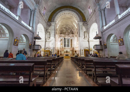 Intérieur de la Basilique Antiga à Fatima, Fatima, district de Santarem, Portugal, Europe Banque D'Images