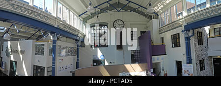 Panorama de la Gateway Community Resource Centre, un organisme de bienfaisance, Ressources 89 Rue Sankey, Warrington, Cheshire, North West England, UK Banque D'Images