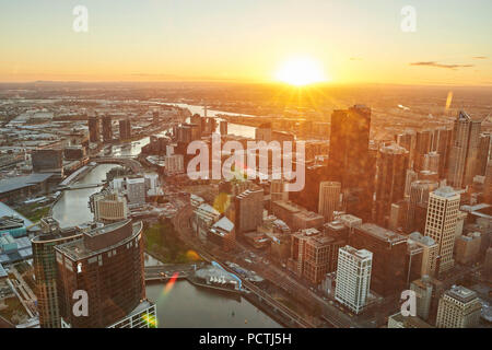 Vue depuis la Tour Eureka sur la rivière Yarra et le Rialto Towers, Melbourne, Victoria, Australie, Océanie Banque D'Images