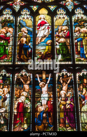 Grande Bretagne, Ecosse, Edimbourg, le Royal Mile, St Giles' Cathedral, vitrail qui présente la vie du Christ Banque D'Images