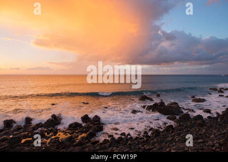 Mer et nuages dans la lumière du soir, Valle Gran Rey, La Gomera, Îles Canaries, Espagne Banque D'Images