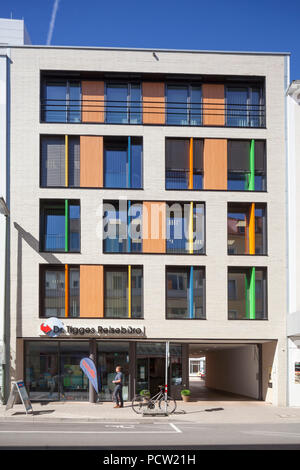 Immeuble de bureaux moderne et colorée, Osnabrück, Basse-Saxe, Osnabrück, Allemagne, Europe Banque D'Images