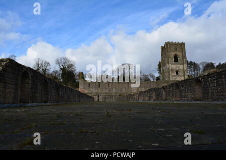 Une visite à l'abbaye de Fountains Banque D'Images