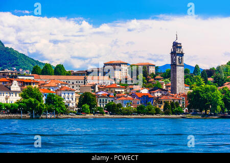 Pallanza impressionnant vilage,vue panoramique,Lago Maggiore,Italie. Banque D'Images