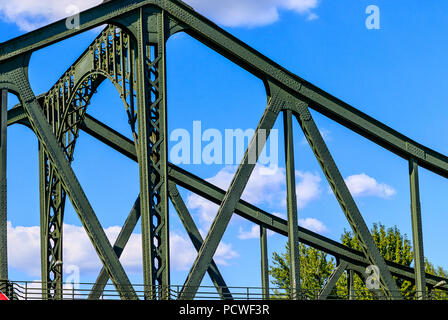 Germany-The Glienicker Pont sur la Havel entre Berlin et Potsdam. Banque D'Images