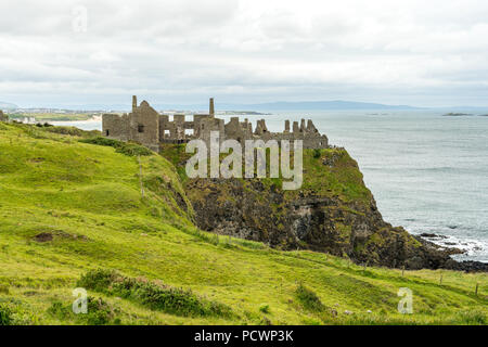 Bushmills, Irlande du Nord - Château de Dunluce Banque D'Images