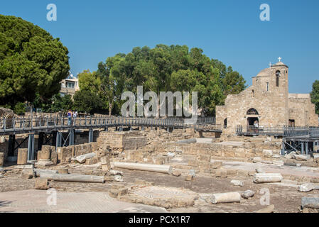 Ancienne sainte église chrétienne orthodoxe d'Ayia Kyriaki Chrysopolitissa à la ville de Paphos à Chypre. Banque D'Images