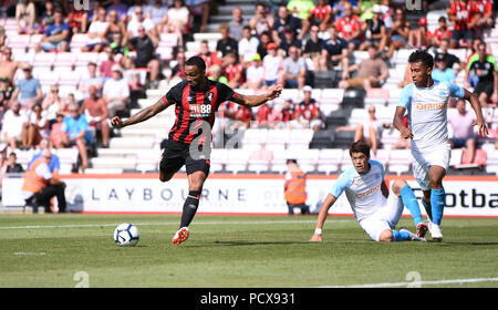 4 août 2018, la vitalité Stadium, Bournemouth, Angleterre ; Pré saison friendly football, AFC Bournemouth contre Marseille ; Callum Wilson de pousses de Bournemouth et les scores leur cinquième but Banque D'Images