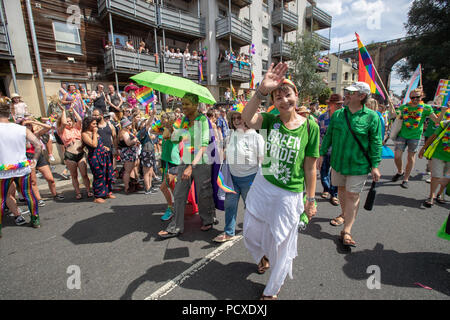 Brighton, UK. 4 août 2018, Caroline Lucas prenant part à l'Assemblée Brighton Pride Parade, Brighton en Angleterre. © Jason Richardson / Alamy Live News Banque D'Images