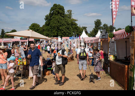 Woodstock, UK, 4 août 2018. Les visiteurs se pressent à BBC Countryfile Live, qui a eu lieu dans la propriété de Blenheim Palace. La faune, les animaux, la nourriture, les sports de plein air, la conservation, l'agriculture, des affaires rurales, animation, tous étaient représentés. Crédit : Stephen Bell/Alamy Live News. Banque D'Images