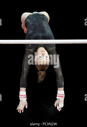 Lucy Stanhope, de Grande-Bretagne, sur les barreaux inégaux au cours du troisième jour des Championnats d'Europe 2018 au SSE Hydro, à Glasgow. APPUYEZ SUR ASSOCIATION photo. Date de la photo: Samedi 4 août 2018. Voir PA Story GYMNASTIQUE européenne. Le crédit photo devrait se lire comme suit : Jane Barlow/PA Wire. Banque D'Images