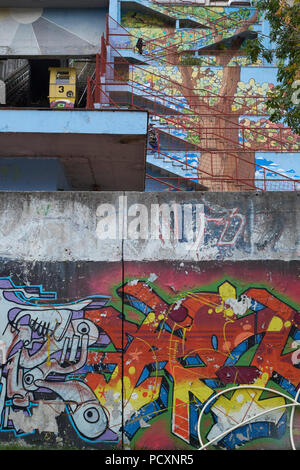 La colline de l'ère communiste projet d'habitation avec ascenseur location de Ciglane, Sarajevo, Bosnie-et-Herzégovine. Banque D'Images