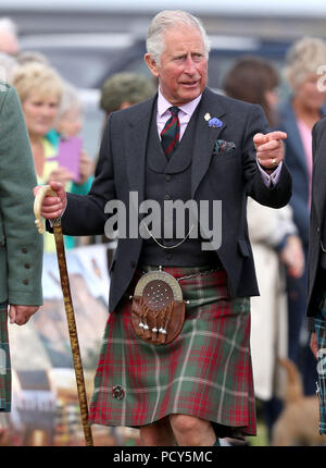 Le prince de Galles, connu sous le nom de duc de Rothesay en Écosse, participe aux Mey Highland & Cultural Games au champ de foire John O'Groats à Caithness. Banque D'Images