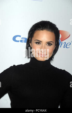 NEW YORK, NY - 11 DÉCEMBRE : Demi Lovato assiste à Z100's Jingle Ball 2015 iHeartRadio arrivants au Madison Square Garden le 11 décembre 2015 dans la ville de New York. People : Demi Lovato Banque D'Images