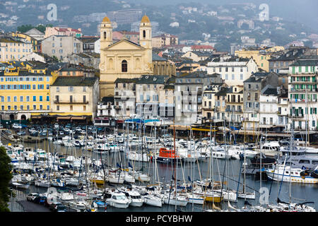 Vieux-Port (vieux port) et l'Église St-Jean-Baptiste, Bastia, Corse, France Banque D'Images