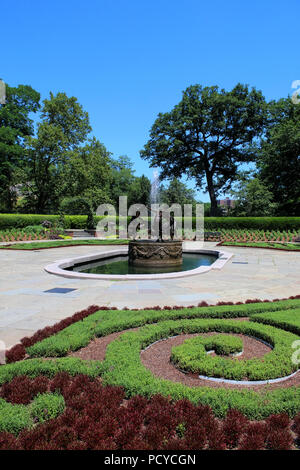 Untermeyer Fontaine dans la magnifique véranda jardin - le seul jardin à Central Park, à Manhattan le 4 juillet 2017 à New York, USA. (Phot Banque D'Images