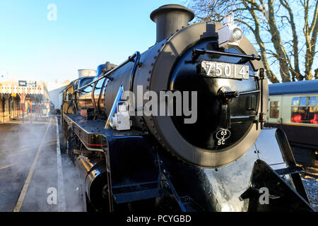 Braveheart 75014 debout à Torquay sur la station de chemin de fer à vapeur de Dartmouth dans le soleil d'hiver Banque D'Images